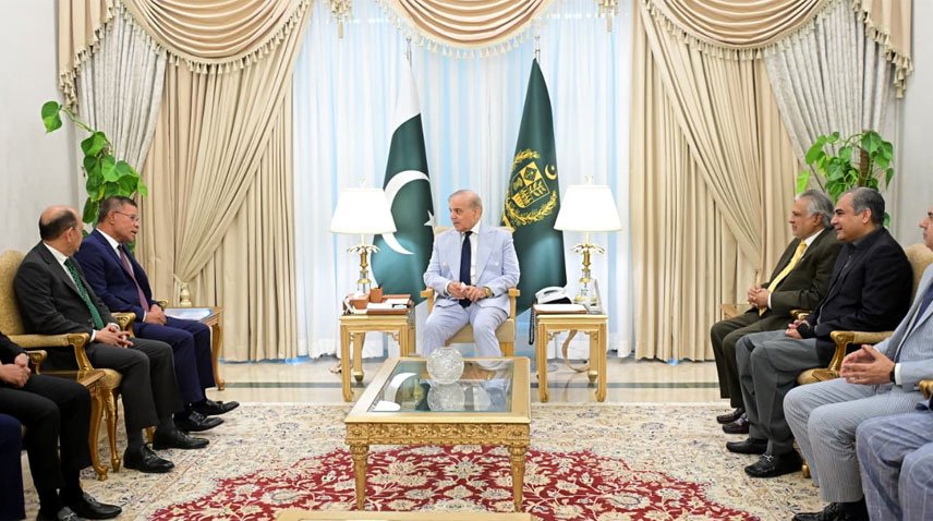 Prime Minister meets a delegation from Malaysia.