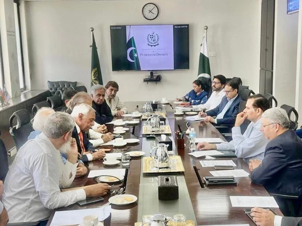 Government officials and petrolatum dealers at a meeting earlier on Thursday.