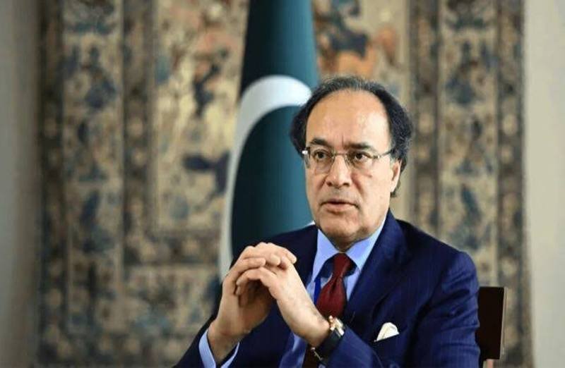 Finance minister Aurangzeb Khan.