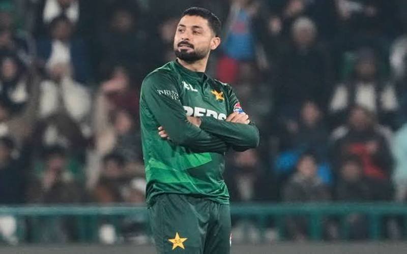 Pakistan cricket number 1 bowler