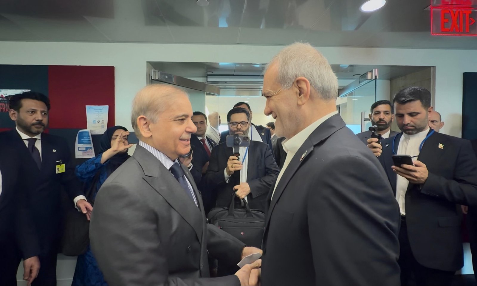 Shehbaz Sharif meets Masoud Pesheskian at UN