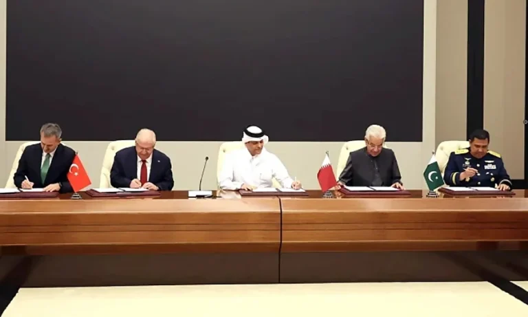 Leaders sign Badr defence agreement in Doha