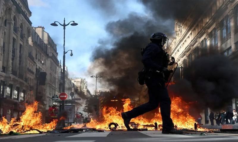 Mass protest in France