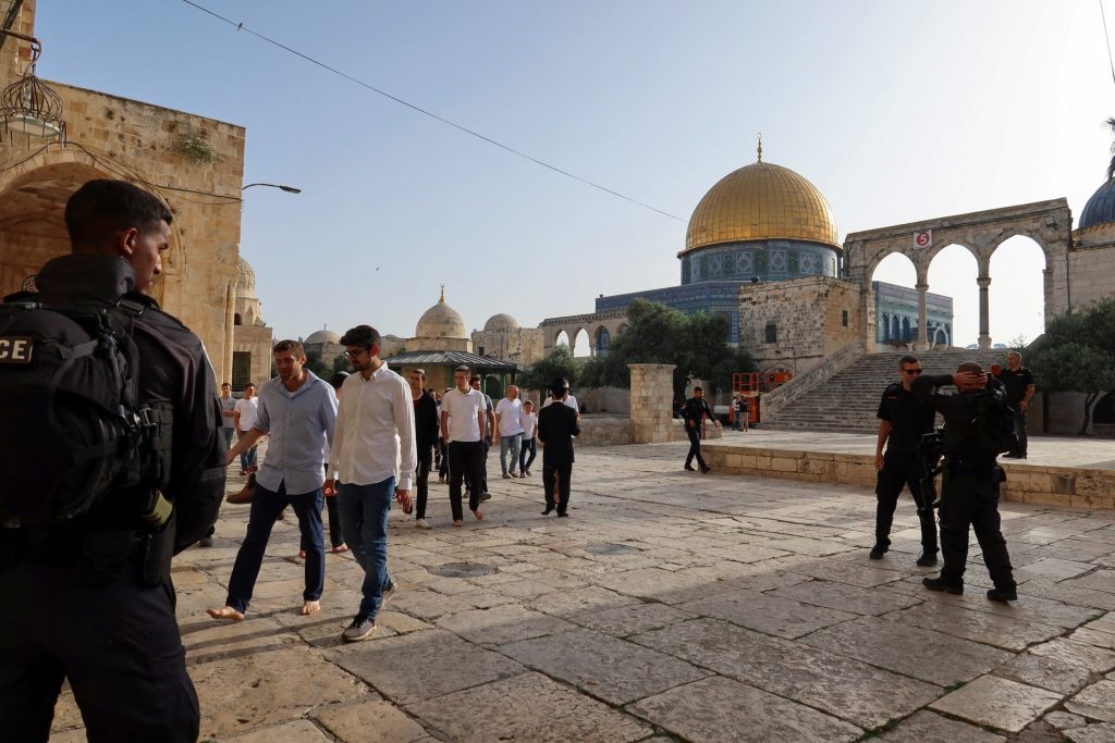 Pakistan condemns storming of Al Aqsa mosque