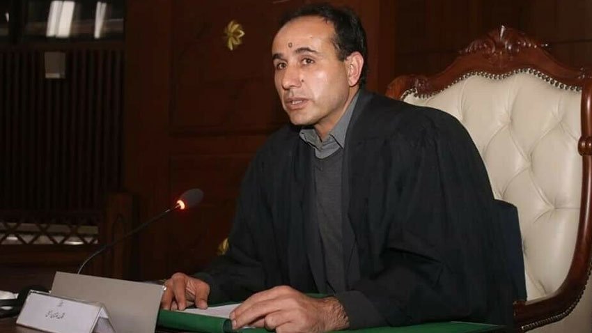 GB assembly speaker removed in no-trust move