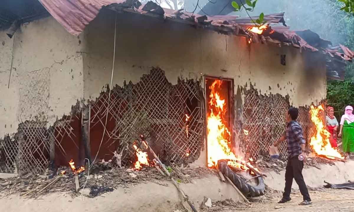 Women torch house of sexual assault case in India