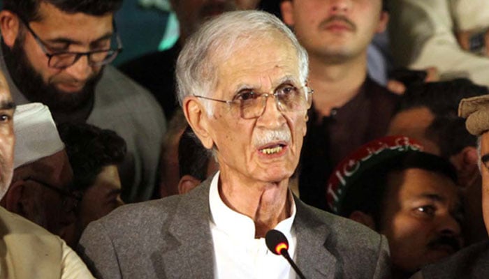 PTI sacks Pervez Khattak for inciting workers to leave party