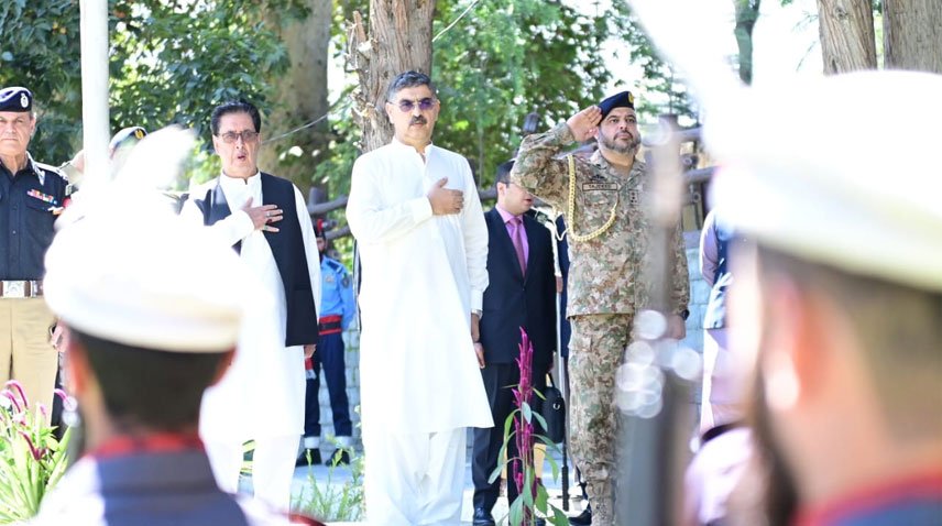 Kakar on daylong visit to Gilgit