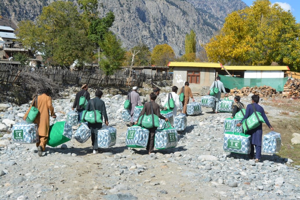 Saudi charity organization reaches out to flood victims