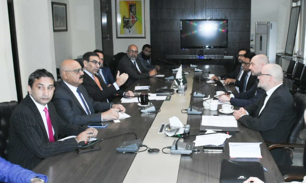 Clean energy top priority of Pakistan: minister