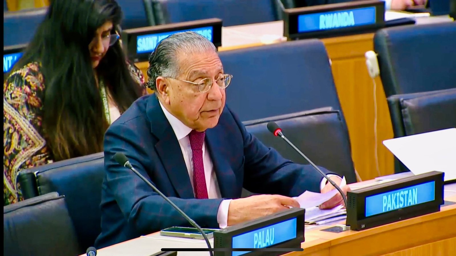 Pakistan calls for legal framework in cyberspace