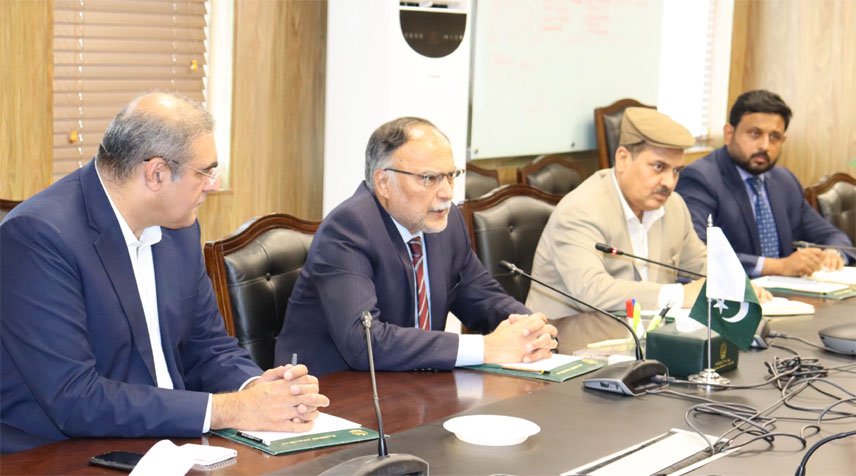 Pakistan, China to expand cooperation to more sectors