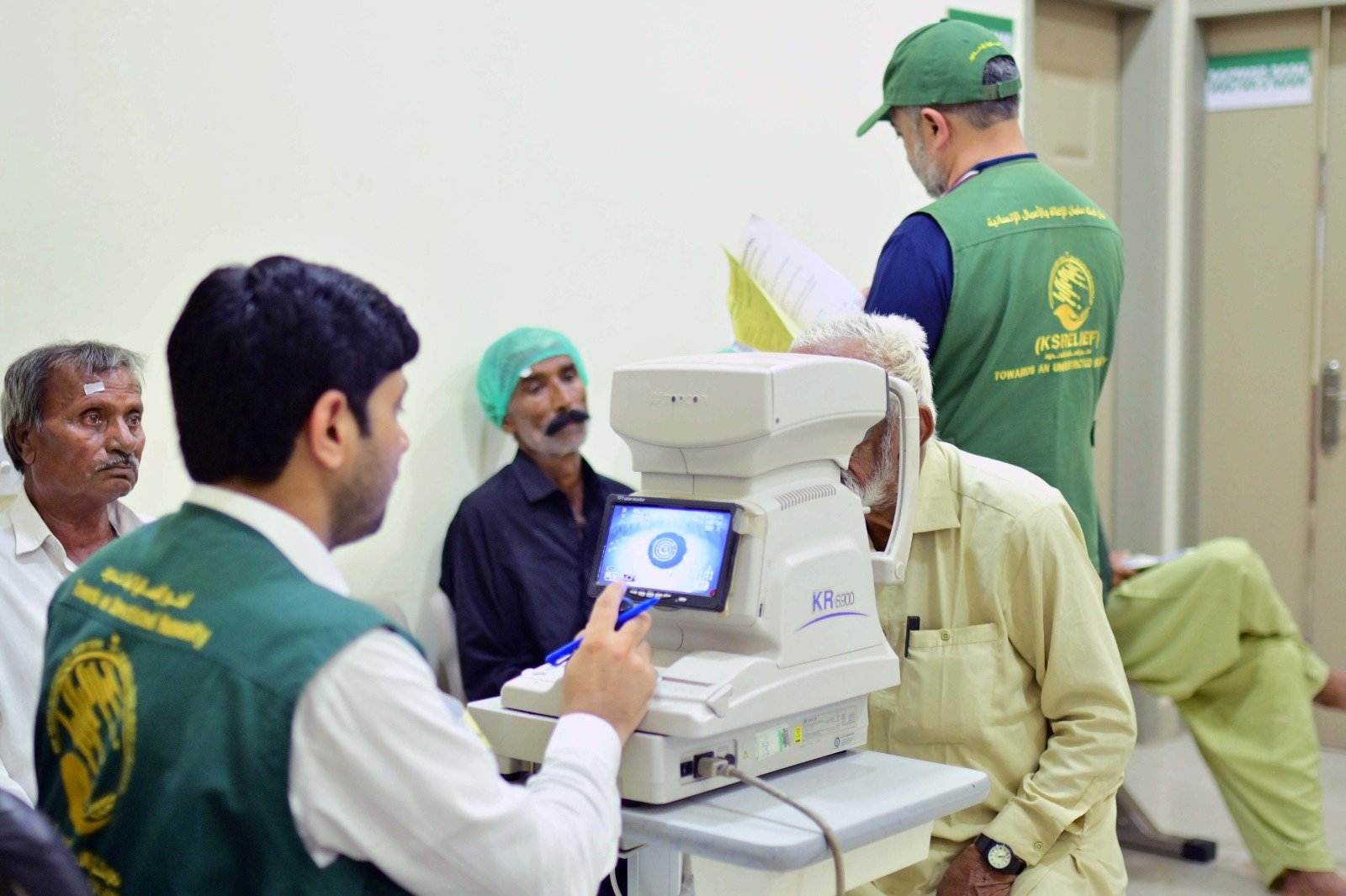 KSrelief holds five ‏more eye camps in Sindh, Balochistan