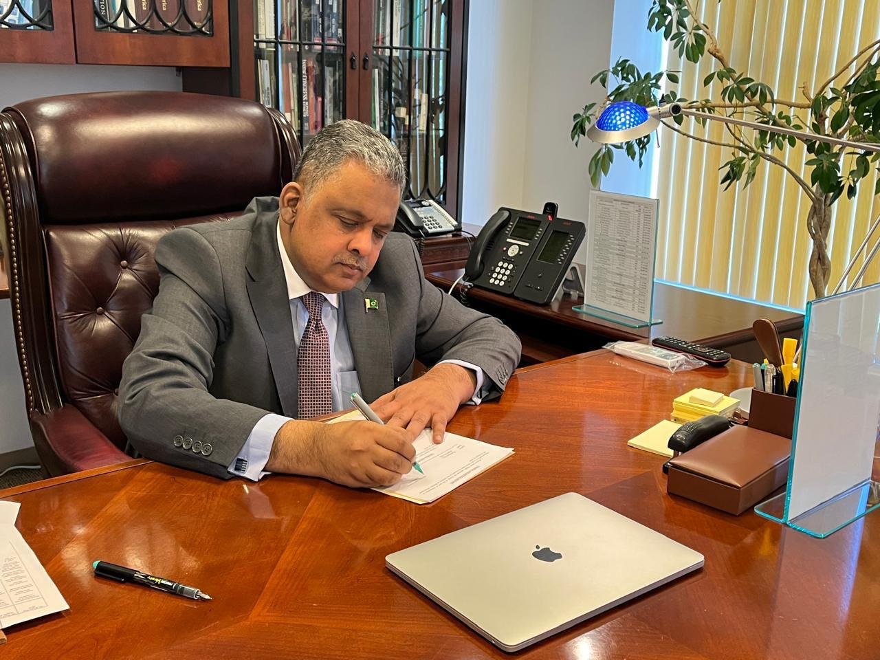 Pakistan's new ambassador to US takes charge