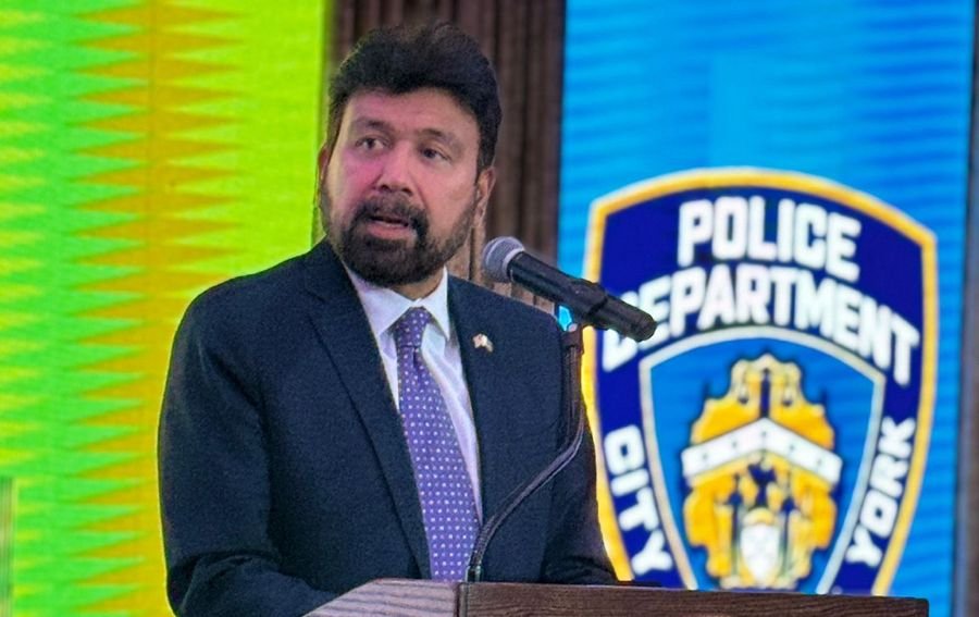 Consul general lauds Pakistani officers of New York Police