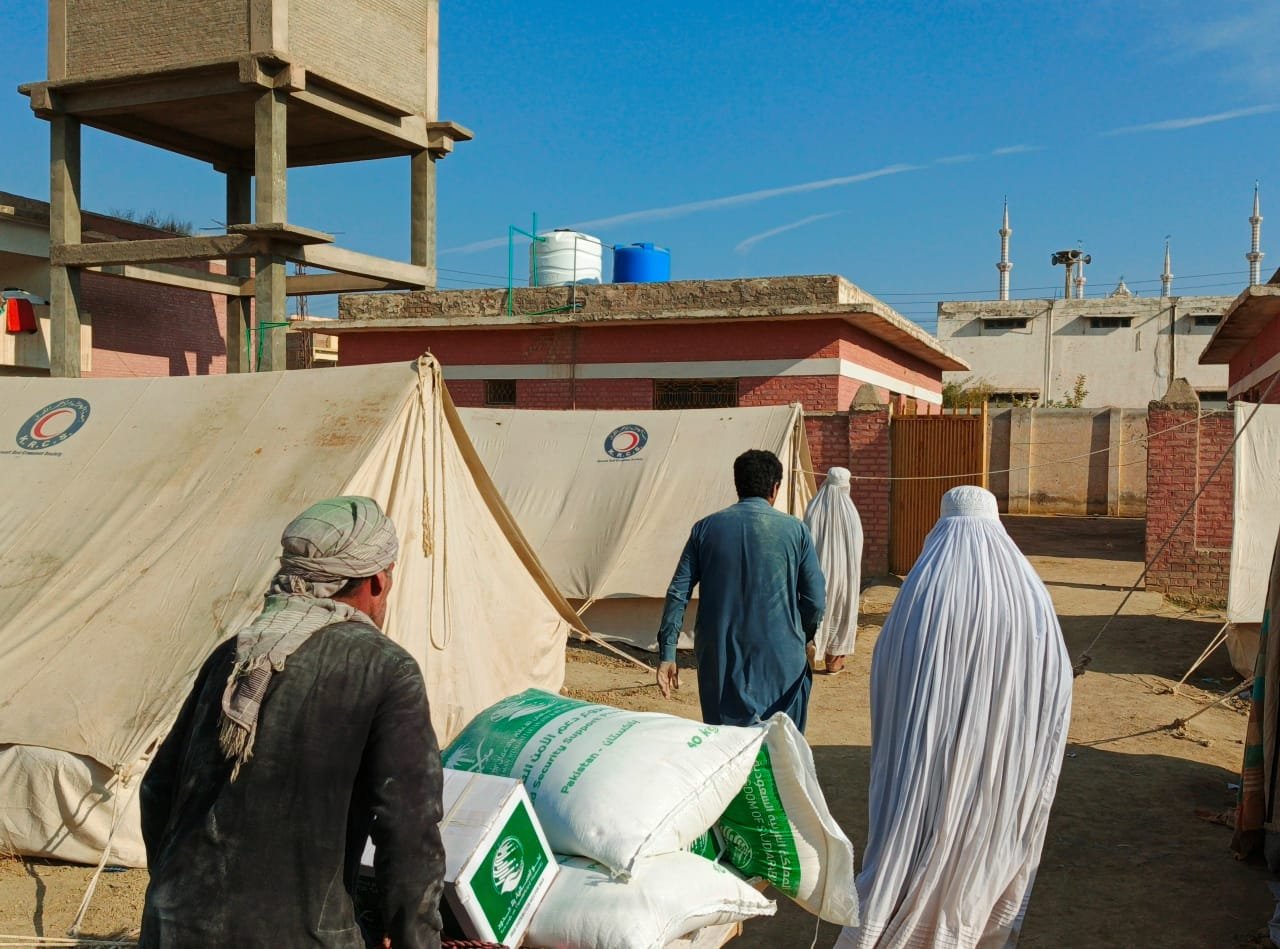 KSrelief distributes 500 food packages among Khurram IDPs 