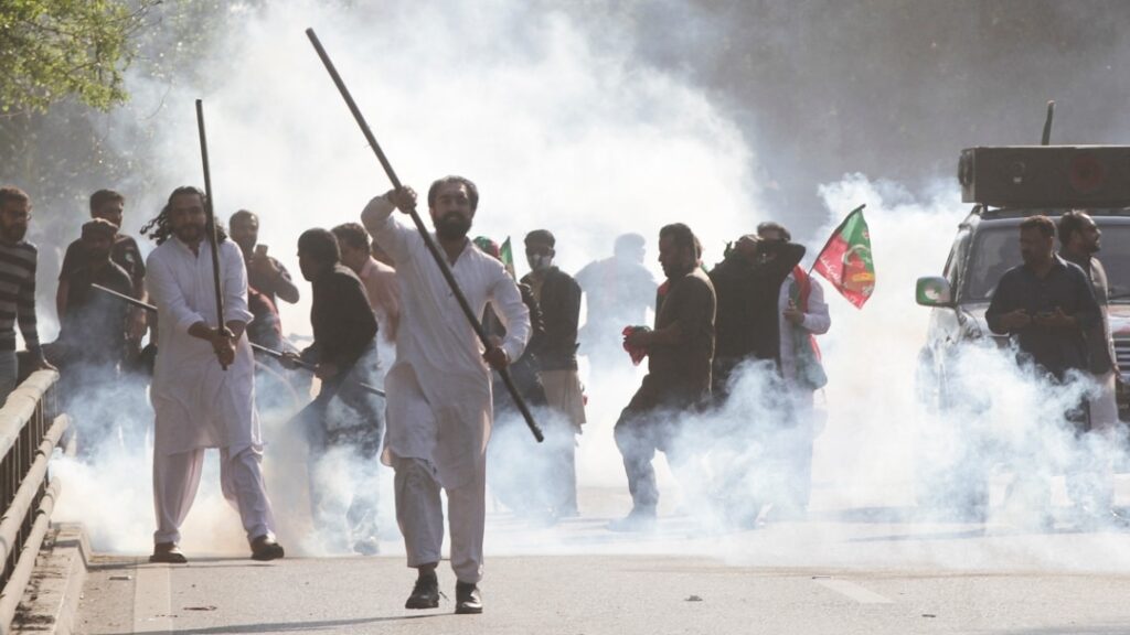 Tirah, Protest, Violence