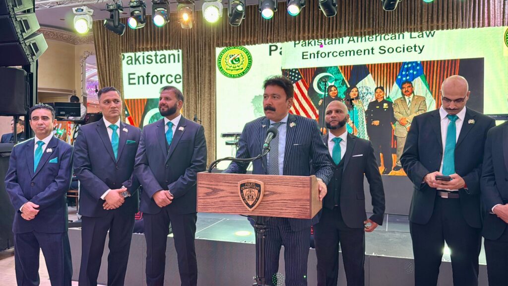 Consul General Aamer Ahmed Atozai addressing to the participants of Pakistani American NYPD Officers at 10th Anniversary Gala