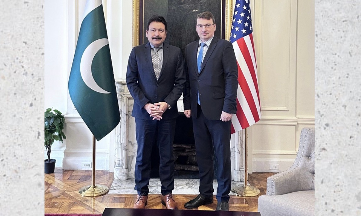 Consul General of Pakistan in New York, Aamer Ahmed Atozai, receives his Russian counterpart, Alexi Markov in Pakistan Consulate General New York